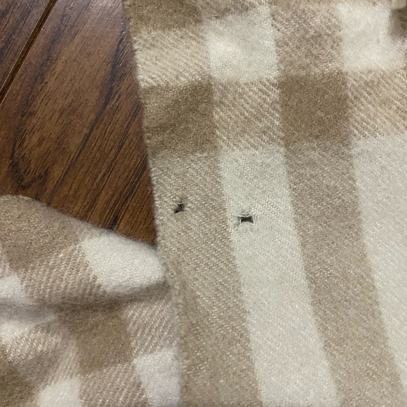 Burberry scarf-authentic - Picture 2 of 3